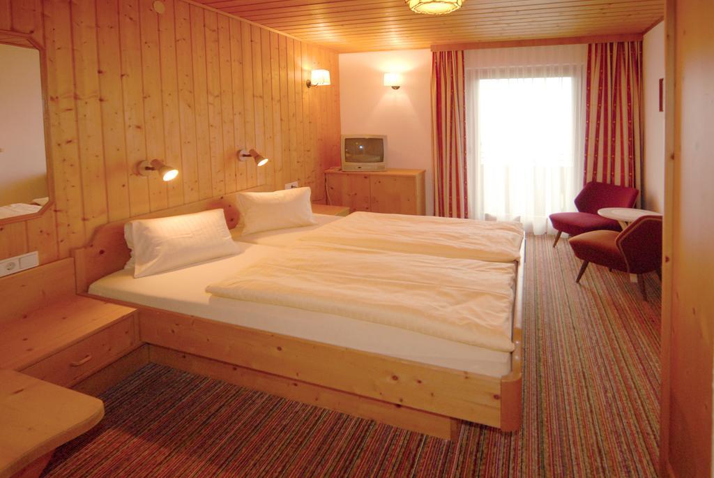 Landhotel Kielhuberhof Ramsau am Dachstein Room photo